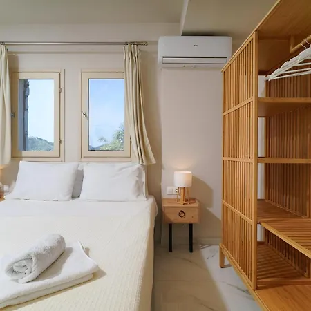 Helicon Luxury Villa *