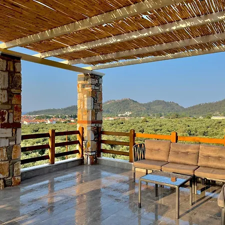 Helicon Luxury Villa *